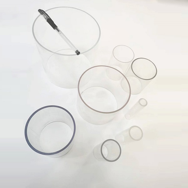 Повърхностна обработка на поликарбонатни тръби.